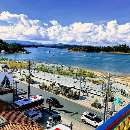 Aptos Plaza Principal, Con Y Sin Vista Al Embalse, Frente Autobus, A 8 Minutos De La Piedra Del Penol, Todo Cerca!!! Гуатапе Экстерьер фото